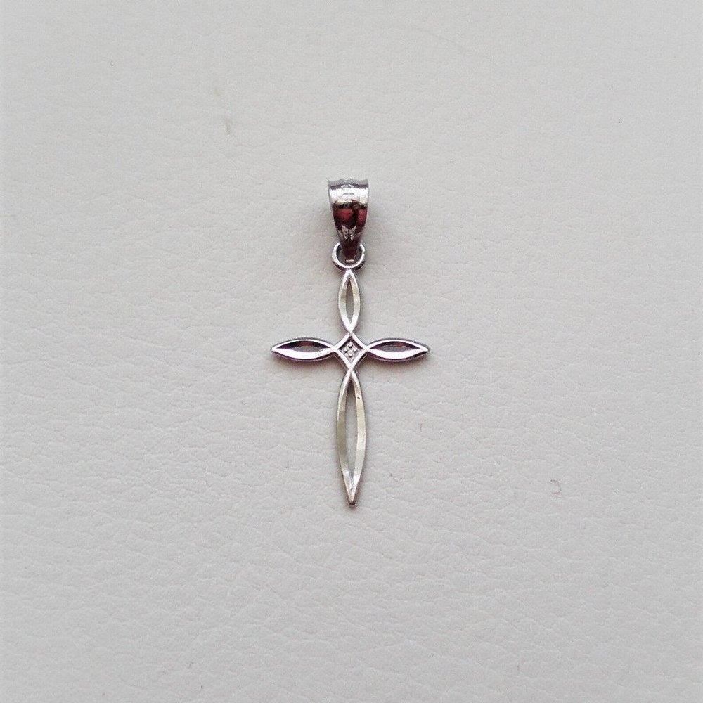 Vintage Designer Solid 14K White Gold Cross Pendant Charm